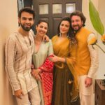 Shama Sikander Instagram - Diwali Doston wali….🪔😇♥️ . . . #diwali #friendsforever #shamasikander Mumbai, Maharashtra