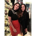 Shama Sikander Instagram - When your loved ones fill your life and home , its the most wonderful feeling and most wonderful time of the year and that’s why i loooooove Xmas, coz everyone is sooo Merry🎅 🎄🥳😇 heart filled with Joy and gratitude ♥️ Photographer- @theweddingpictures_ Make up & Hair - @ansarireshma_makeup . . #newyear #festivevibes #shamasikander