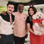 Shama Sikander Instagram - When your loved ones fill your life and home , its the most wonderful feeling and most wonderful time of the year and that’s why i loooooove Xmas, coz everyone is sooo Merry🎅 🎄🥳😇 heart filled with Joy and gratitude ♥️ Photographer- @theweddingpictures_ Make up & Hair - @ansarireshma_makeup . . #newyear #festivevibes #shamasikander