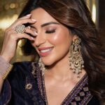 Shama Sikander Instagram - For @babasiddiqueofficial Iftar party 💜🦄 . . Make up - @falgunikapasi_mua Jewellery- @azotiique Photographer- @a.m.aperture . #iftaarparty #ramadaan #shamasikander Mumbai, Maharashtra