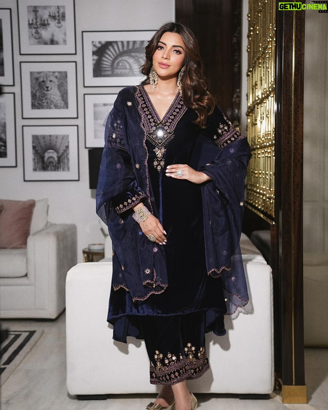 Shama Sikander Instagram - For @babasiddiqueofficial Iftar party 💜🦄 . . Make up - @falgunikapasi_mua Jewellery- @azotiique Photographer- @a.m.aperture . #iftaarparty #ramadaan #shamasikander Mumbai, Maharashtra