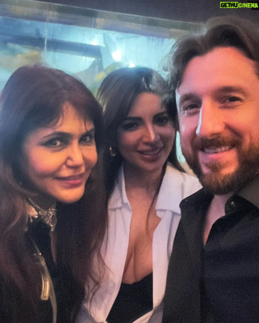 Shama Sikander Instagram - Weekend that starts well ends well!! Many congratulations for #Lemar @harry_2311 and @sangeetasingh396 ♥️ . . . #weekend #goodtimes #shamasikander Mumbai, Maharashtra