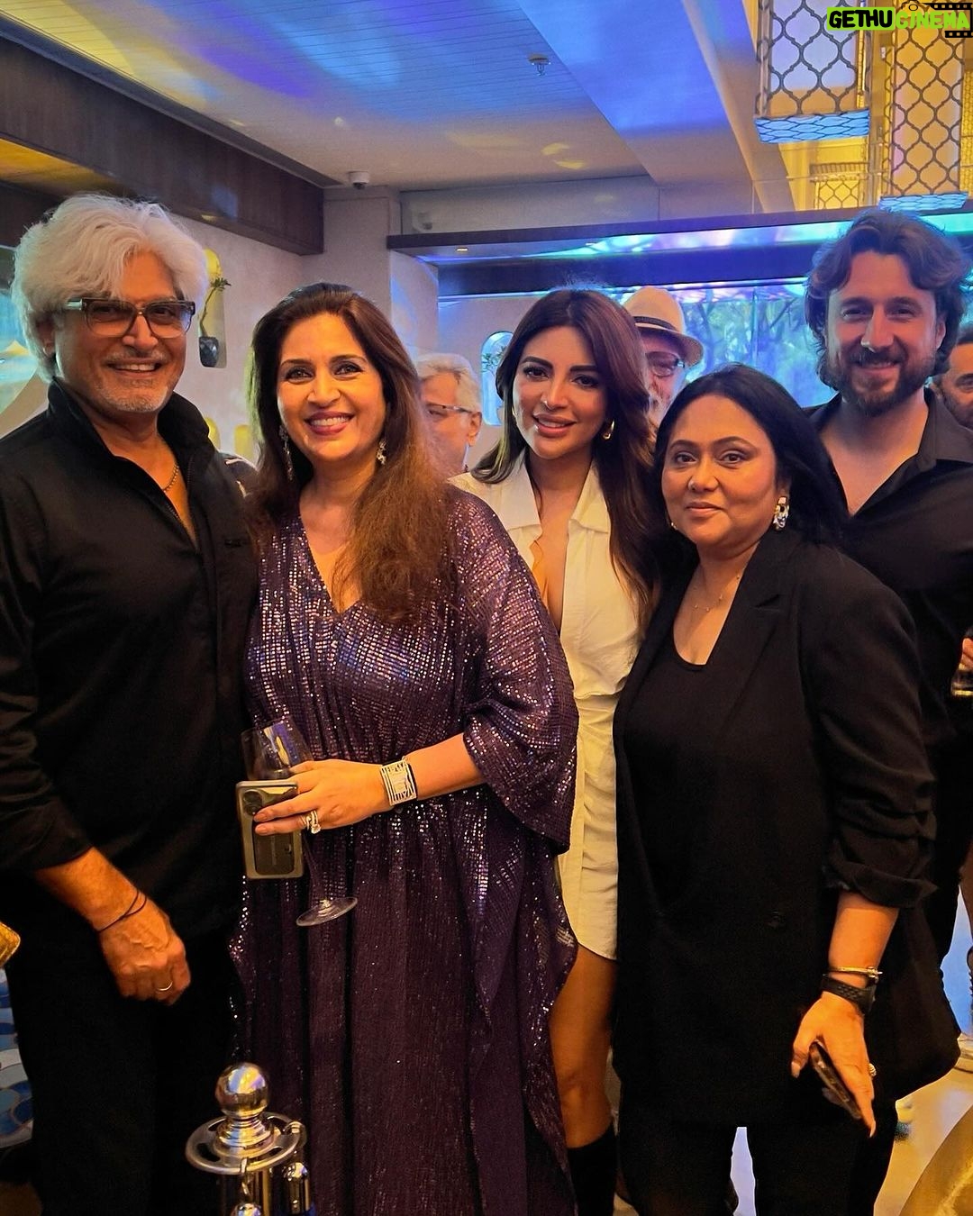 Shama Sikander Instagram - Weekend that starts well ends well!! Many congratulations for #Lemar @harry_2311 and @sangeetasingh396 ♥️ . . . #weekend #goodtimes #shamasikander Mumbai, Maharashtra