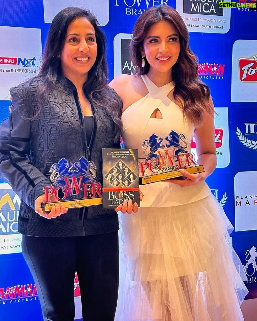 Shama Sikander Instagram - Happy Weekend Vibes got more Vibrant as i received the award last night , for positive social media impact, i am truly humbled and thankful to the Jury for recognizing my humble efforts towards my service and choosing me for this honor alongside many other eminent Personalities. Thank you from the bottom of my heart to the entire Bollywood Film Journalists fraternity and a very special thanks to the Special man @dr.arindamchaudhuri who fights against all odds in keeping it The Most Authentic, Real awards of Bollywood. Hence this one us truly special for me 😇🙏🏻 and what else do you want when your loved ones also gets awarded at the same event?! 😃Double happiness @niveditasaboocouture soooo proud of you my love. You are indeed a one woman army,my boss lady. but at the same time the most amazing, loving, supportive and kind person i have ever met. I am so proud to be your friend, I love you and i am superrr proud of you 🤗😇♥ . Make up - @falgunikapasi_mua . . #PositiveImpact #AwardWinning #shamasikander Mumbai, Maharashtra