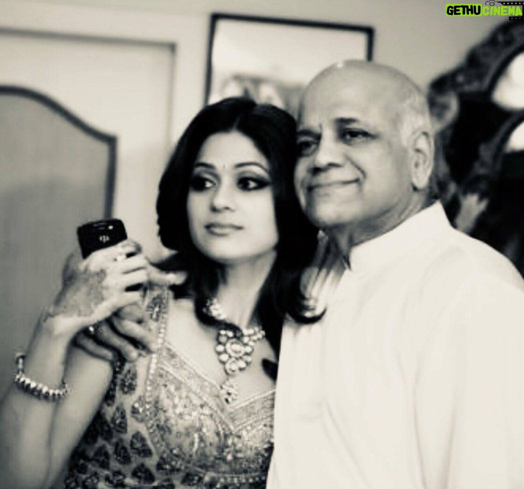 Shamita Shetty Instagram - Unconditionally love you to the moon n back! Miss u my Daddy ❤️🌸