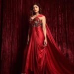 Shamita Shetty Instagram – Feeling Fiery in Red 😈❤️
Outfit – @archanaraolabel 
Jewellery – @razwada.jewels 
Styled by – @styledbychandani 
Style team – @astha_kothari 
Photographer – @gohil_jeet 
Hair : @kantamotwani @kromakaysalon 🌸