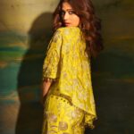 Shamita Shetty Instagram – Sparkle on darling ✨🦋 
Outfit : @gopivaiddesigns 
📸 : @tejasnerurkarr