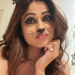 Shamita Shetty Instagram – Meow 🐱 

#halloween #cat #meow #aboutlastnight  #love #gratitude