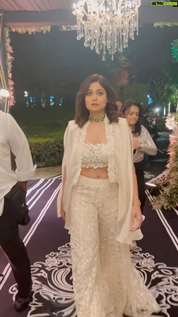 Shamita Shetty Instagram - Leave a little sparkle wherever you go✨ Outfit : @asaga.in Jewellery : @azotiique @travelscapes_vm #glam #white #ootn #eventdiaries #delhi