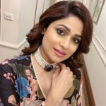 Shamita Shetty Instagram - ❤️🦋❤️ Outfit : @ridhimehraofficial @dipublicrelations Jewellery : @azotiique Hair : @farzana.kromakay @kromakaysalon