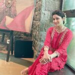 Shamita Shetty Instagram - Celebrations ❤️🦋 Ganpati Bappa Morya ❤️ Outfit : @pinkcitybysarika @dipublicrelations Jewellery : @anmoljewellers Hair : @kantamotwani @kromakaysalon