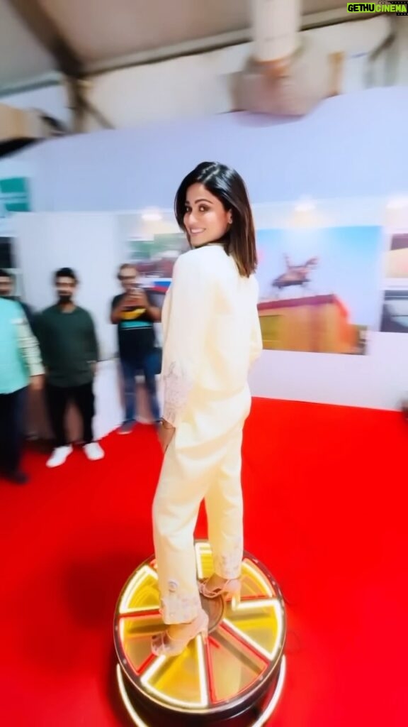 Shamita Shetty Instagram - Discovering the sweet spot between hustle and happiness. The rush of love for your craft makes every effort worthwhile❤ Outfit : @peachitupbysamridhi @vblitzcommunications #event #propertyexpo #mumbai #ootd #love #gratitude