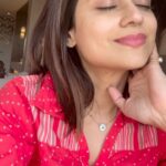 Shamita Shetty Instagram - 🤓😝👧 #reels #trending #cutelildevil 😈 #funnyvids #funnyreels