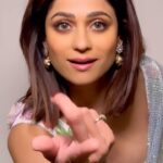 Shamita Shetty Instagram - Saree Glam turned all the way up ! ❤️ Outfit : @payalsinghal Makeup by moi 🙆‍♀️ Hair : @kromakaysalon Earrings : @vasundharajewelry Bracelet : @ishhaara @ascend.rohank #glam #saree #sareefashion #ootn #eventdiaries #love #gratitude