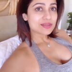 Shamita Shetty Instagram - Lazy me .. but goto get my motivation on!💪🏻❤️🦋🤸‍♂️ #mondaymotivation #workoutmotivation #inspire #gymmotivation #motivation #workoutwithshamita #realtalk #shamitasharencare #shamitashares