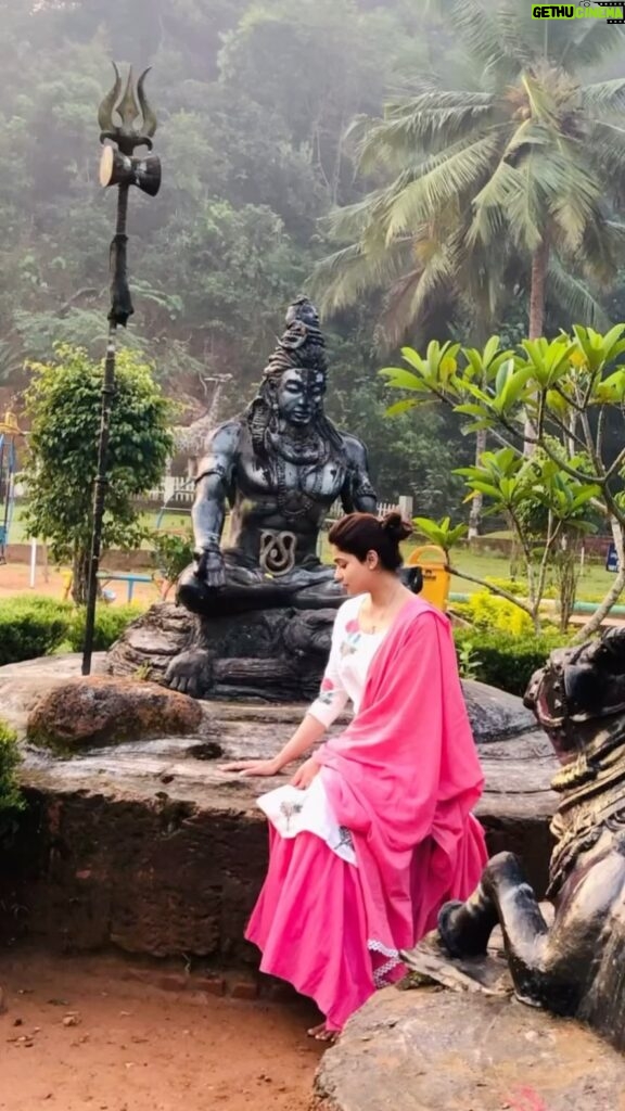 Shamita Shetty Instagram - The future is bright if you have courage to take chances ❤️ Celebrating the strength, resilience, and magic of women today and every day ❤️ Happy Mahashivratri to all ❤️ #mahashivratri #womensday #love #gratitude