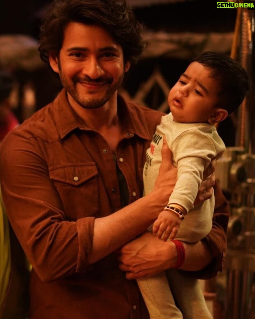 Shamna Kasim Instagram - Hamdan asifali with Indian actor @urstrulymahesh ❤️🙏 @hamdanasifali