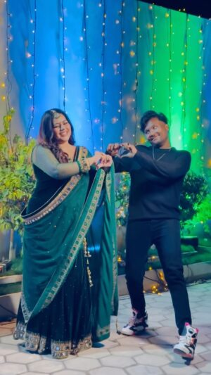 Shamna Kasim Instagram - Forgot to post this video🤭Fav moves with my fav Poona Mam❤️🥰