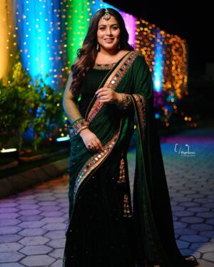 Shamna Kasim Instagram - Being happy is the greatest form of success 💚

Jewelry: @kushalsfashionjewellery 
Pics: @v_capturesphotography 
Hairstylist: @hairartistpoojagupta 
Personal staff: @pranay_kohl