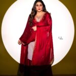 Shamna Kasim Instagram – Stay wonderful ❤️🧿

Costume: @thanzscouture 
Jewelry: @kushalsfashionjewellery 
Pics: @v_capturesphotography 
Hairstylist: @hairartistpoojagupta 
Personal staff: @pranay_kohli