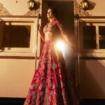 Shanaya Kapoor Instagram - Here’s to the queen of everyone’s heart, the beloved bride of Safarnama - @shanayakapoor02 and all the bridal looks she has donned! Ridhi Mehra | 𝑺𝒂𝒇𝒂𝒓𝒏𝒂𝒎𝒂 Shop the collection: ⭐️ online at RidhiMehra.com ⭐️ book appointments at the Ridhi Mehra Flagship Stores: - The Kila, Delhi | Tel: +91 9818870573 - DLF Emporio, Delhi | Tel: +91 9818370088 - The Hill Top at 7, Banjara Hills, Hyderabad | Tel: +91 85272 20529 Styling & Creative Direction: @gopalikavirmani Photographer: @vanshvirmani Shanaya’s Hair & Makeup: @makeupbyriddhima @humera_shaikh19 Videographer: @rishabh_sain_ Campaign Storytelling: @thesocial.fixx Production: @mmcworld_official Models: @_riyalisation @aananditarajawat Model’s Makeup: @fashionmakeupbyitikachugh #RidhiMehra #ShanayaKapoor