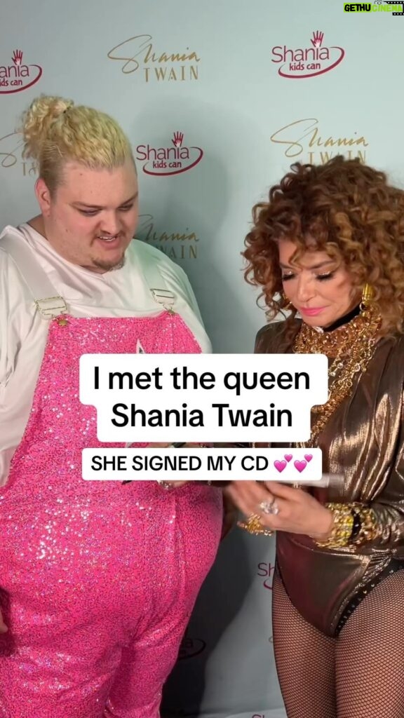 Shania Twain Instagram - Met the queen @shaniatwain after opening for her on tour this weekend 💕💕 She signed the first CD that I ever bought with my own money (Up!) Thank u Shania Twain it was such an honour to perform on your tour. Being asked to open in arenas for such an incredible human being was an honour and something I’ll never forget.