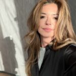 Shania Twain Instagram - Magic hour in Dallas and the light was beautiful. Feeling cute in this jacket @dickiesarena gifted me - That good ol’ Texas charm! Dallas, Texas