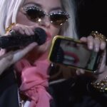 Shania Twain Instagram - I can’t believe we’ve been waking up dreaming together for one year already! 🥳 My favorite way to open the show… with all of you!! 🫶 #queenofme
