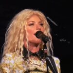 Shania Twain Instagram - Honey, I’m Home (Queen Of Me London Choir Version) - you guys sounded gorgeous… eventually 😂🥰 #queenofmetour The O2