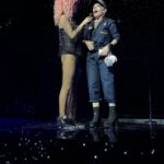 Shania Twain Instagram - Omaha! You put the Up! in my Giddy last night! And how awesome was my new friend Sarah?! Des Moines, it’s Friday night… Let’s go girls! 🤠 Omaha, Nebraska