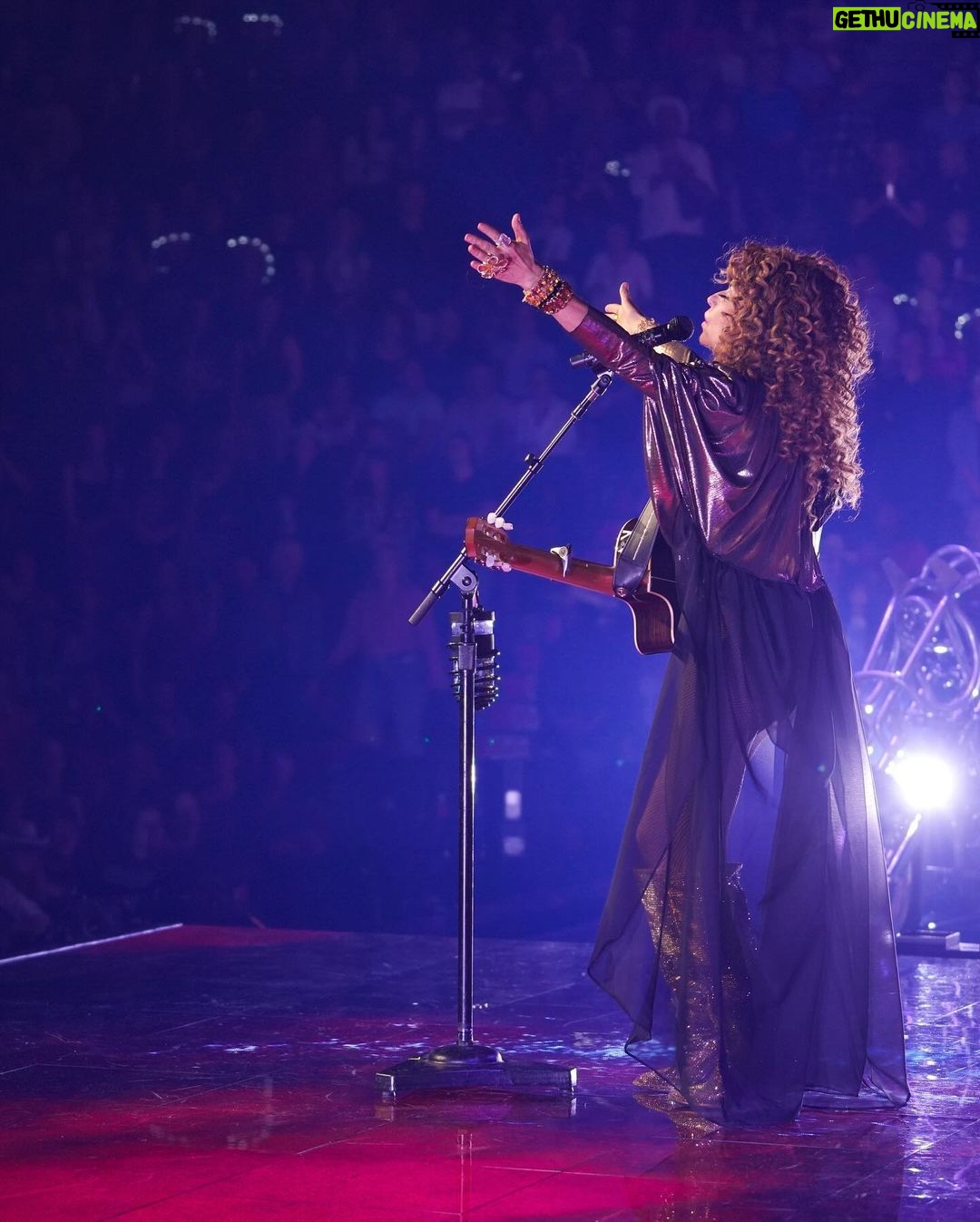 Shania Twain Instagram - I said “LET’S GO” and Montreal kicked the @centrebell doors off their hinges! 💥😂 Bell Centre