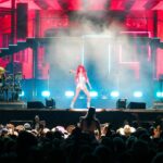 Shania Twain Instagram - I loved this one so much! ❤️‍🔥 My @aclfestival crowd partied with me through the whole set and I came off stage absolutely buzzing with all the awesome energy! What a trip! Saturday night in Austin ain’t no joke and I get why they do it twice - sorry to miss next weekend but gotta get back to #QueenOfMeTour 😘 Special shout out to the front row for giving ATTITUDE during don’t impress 😂💅 Austin City Limits Music Festival (ACL)