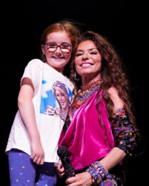 Shania Twain Instagram - Dublin I had so much fun with you!! 🫶🥰 The best thing about a Shania Twain show is you never know what to expect at a Shania Twain show - Taking requests, meeting lots of you and forgetting the lyrics of my own songs 😂 #queenofmetour 

📸 @fred_thiebaud & @zyanyalorenzo