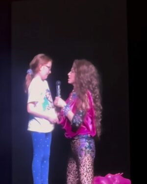 Shania Twain Instagram - Dublin I had so much fun with you!! 🫶🥰 The best thing about a Shania Twain show is you never know what to expect at a Shania Twain show - Taking requests, meeting lots of you and forgetting the lyrics of my own songs 😂 #queenofmetour 

📸 @fred_thiebaud & @zyanyalorenzo