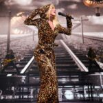 Shania Twain Instagram - Smiles for miles - you can tell I had a fun weekend with you, London 🫶🤠 Thank you!! Dublin, see you tonight for the first show of our double date together 💖 The O2