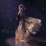Shania Twain Instagram - I'm waking up dreaming after a FABULOUS night in London! 🤠🫶 Your energy was electric!! You better be ready to rock it again tonight! ⚡ 📷 @adrianbretscher @fred_thiebaud The O2