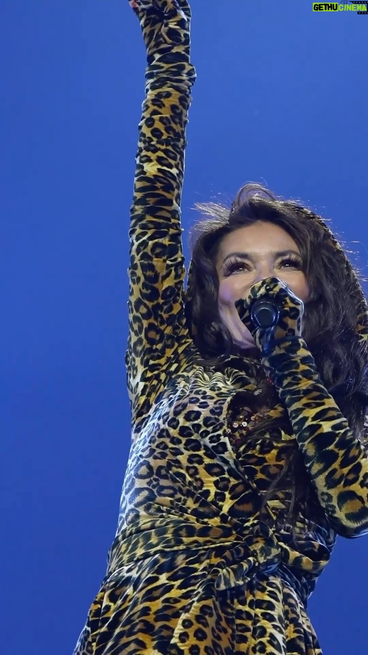 Shania Twain Instagram - Day 10 of 12 of the #12daysofshania… That DOES Impress Me Much!! 😂 (even I can’t help myself with using that as a response line) Worldwide