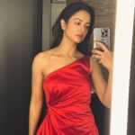Shanvi Srivastava Instagram – Mirror selfie dump! Last one is my favourite ❤️❤️ .
.
.
.
.
#shanvisrivastava #mirrorselfies #photodump #tuesday #instadaily #love #