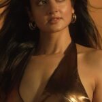 Shanvi Srivastava Instagram – Feels like KGF! 🙈✨ #iykyk 
.
.
.
🎥@journeyman1027 
#shanvisri #shanvisrivastava #goldenhour #munnasinghphotography #glow #mumbai