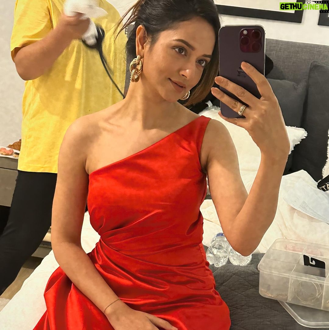 Shanvi Srivastava Instagram - Mirror selfie dump! Last one is my favourite ❤️❤️ . . . . . #shanvisrivastava #mirrorselfies #photodump #tuesday #instadaily #love #