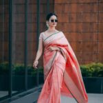 Shanvi Srivastava Instagram - Walking towards the wedding season be like …. . . . Outfit @samyakkclothing Makeup @silverlinenailandmakeup @charvimuralidhar Photography @creativestudiossmg Jewellery @sulthandiamondsandgold . #shanvisrivastava #shanvisri #swag #saree #indianwedding #indianwear #love #moments #life #instadaily #instafashion