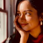 Shanvi Srivastava Instagram – “Bringing sunshine to your soul, one smile at a time.” 
.
.
.

#shanvisrivastava #shanvisri #smile #mondaymotivation #instadaily #love #kindness #usa🇺🇸 #seattle Seattle, Washington