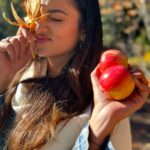 Shanvi Srivastava Instagram – 💕 An apple a day …. Preferably hand plucked! 🤷‍♀️
.
.
.
.
.
#shanvisri #usa🇺🇸 #littlehappiness #moments #mondaymotivation #life #bts #shootlife #instadaily  #kannadafilm Leavenworth, Washington, U.S.A