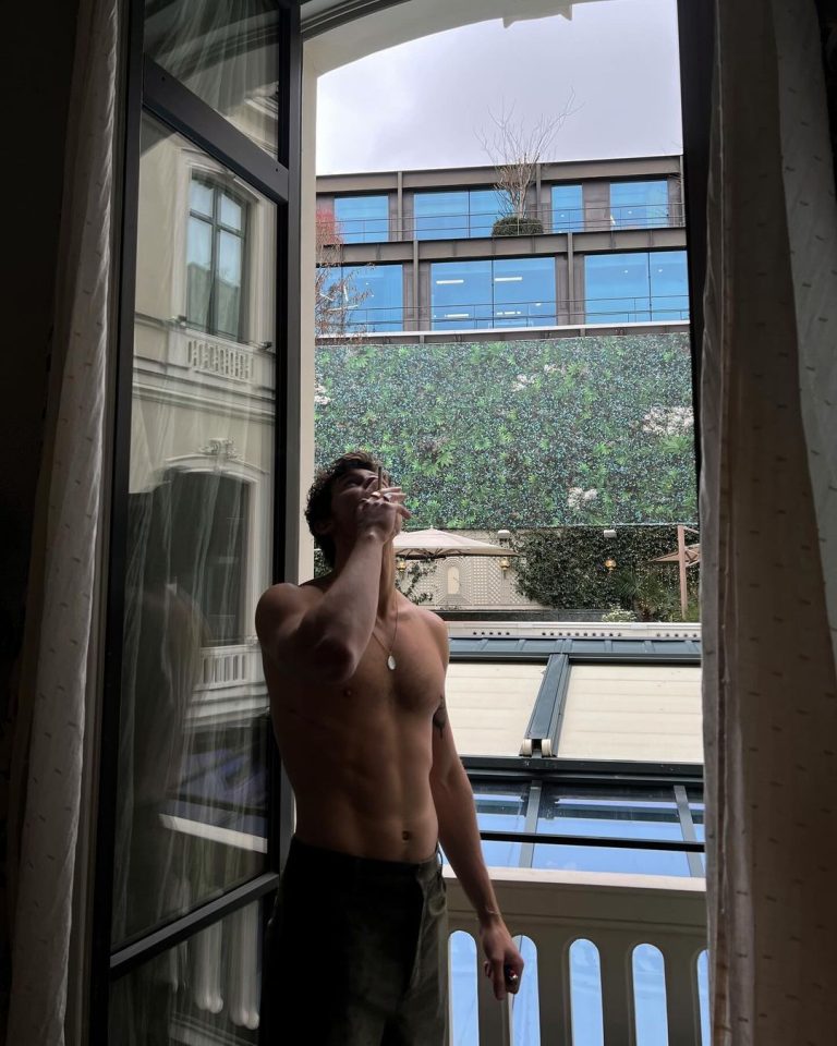 Shawn Mendes Instagram - good morning Paris Paris, France
