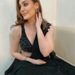Shefali Jariwala Instagram - From humble beginnings to fiery celebrations, all reminds us that hope always ignites. May this year be your brightest yet, fueled by the warmth of loved ones. Happy Lohri , Makar Sankranti , Pongal , Bihu ! Styled by @stylebytanii Outfit @reynutaandon @sartori_official Jewellery @rimayu07 . . . #festive #ootd #instagood #instafashion #outfitoftheday #love