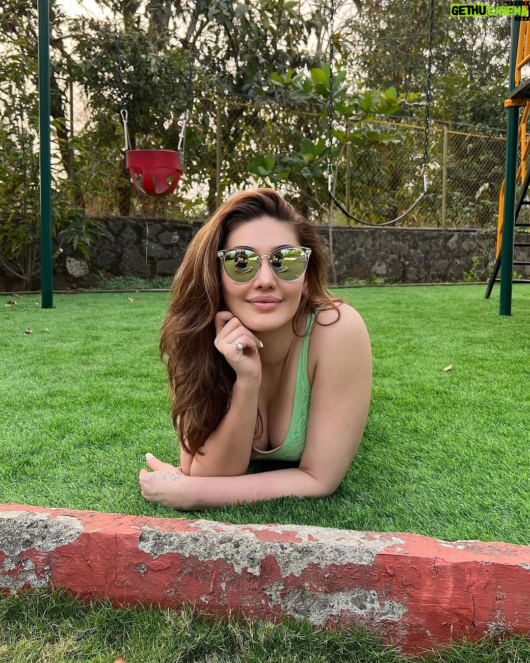 Shefali Jariwala Instagram - Today … all day ! #eat #sleep #relax #repeat #offthegrid #lovinit #thursdaymotivation #potd #instagood #love
