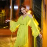 Shefali Jariwala Instagram – Shine bright like city lights ✨✨✨✨
#thursdaythoughts 
Wearing @mandirawirkhq 
@isinghphotography 
@makeup.yasmin 
@farukh.shaikh 
.
.
.
#thursday #pic #shinebright #ootd #lookoftheday #instamood #dressup #love #picoftheday