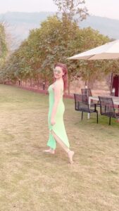 Shefali Jariwala Instagram - Dolce Far Niente ! The sweetness of doing nothing … I listen to the birds sing. I look at the view. I leave my phone aside. No one is allowed to speak to me. That is dolce far niente for me ! #dolcefarniente #doingnothing #livinglife #relax #enjoy #mondaymotivation #mondaymood #reelsindia #trendingreels