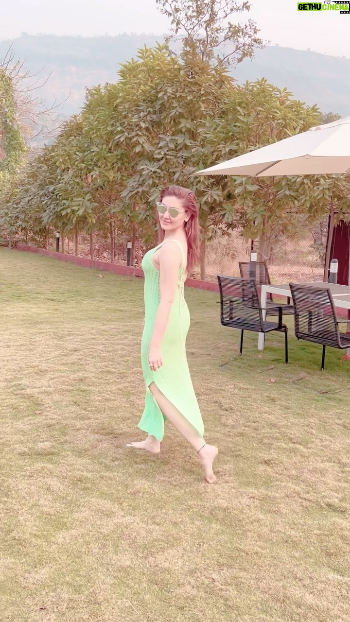 Shefali Jariwala Instagram - Dolce Far Niente ! The sweetness of doing nothing … I listen to the birds sing. I look at the view. I leave my phone aside. No one is allowed to speak to me. That is dolce far niente for me ! #dolcefarniente #doingnothing #livinglife #relax #enjoy #mondaymotivation #mondaymood #reelsindia #trendingreels