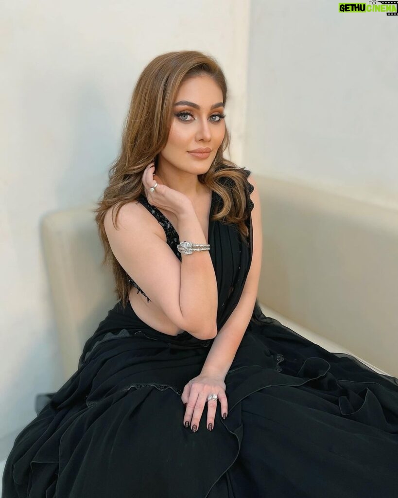Shefali Jariwala Instagram - From humble beginnings to fiery celebrations, all reminds us that hope always ignites. May this year be your brightest yet, fueled by the warmth of loved ones. Happy Lohri , Makar Sankranti , Pongal , Bihu ! Styled by @stylebytanii Outfit @reynutaandon @sartori_official Jewellery @rimayu07 . . . #festive #ootd #instagood #instafashion #outfitoftheday #love